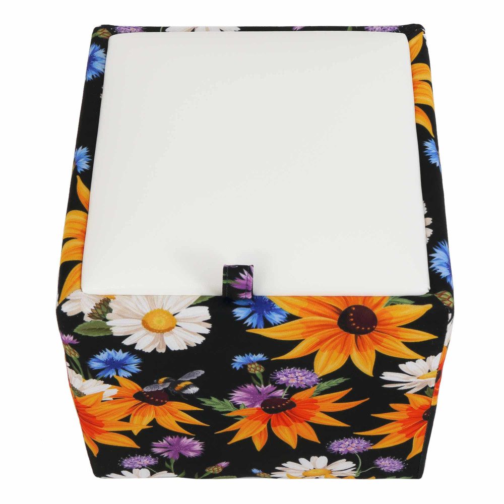Taburet Box - stofa print flori de camp/imitatie piele alb Taburet Box - stofa print flori de camp/imitatie piele alb